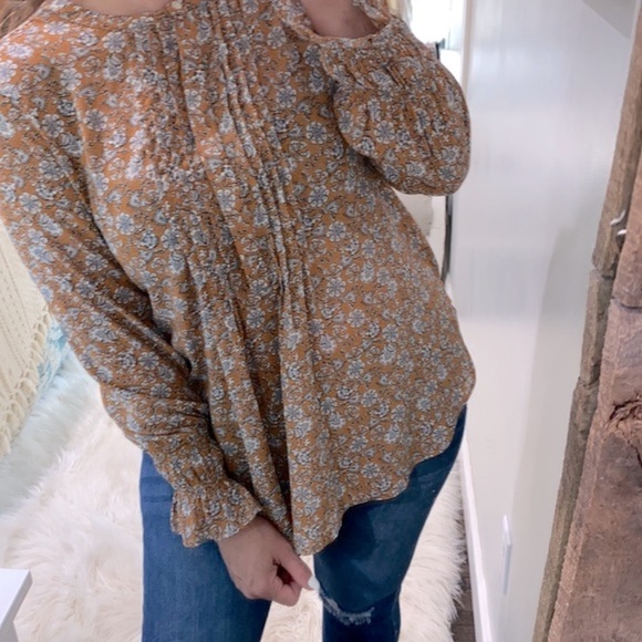 LOFT floral top size medium - Picture 4 of 9